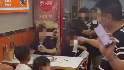 郑州续面事件再反转！店家和解后又直播“片面陈述”，顾客怒称不和解将起诉，律师解读