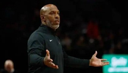 NBA｜开拓者主帅比卢普斯涉嫌非法赌博被逮捕 可能影响执教生涯