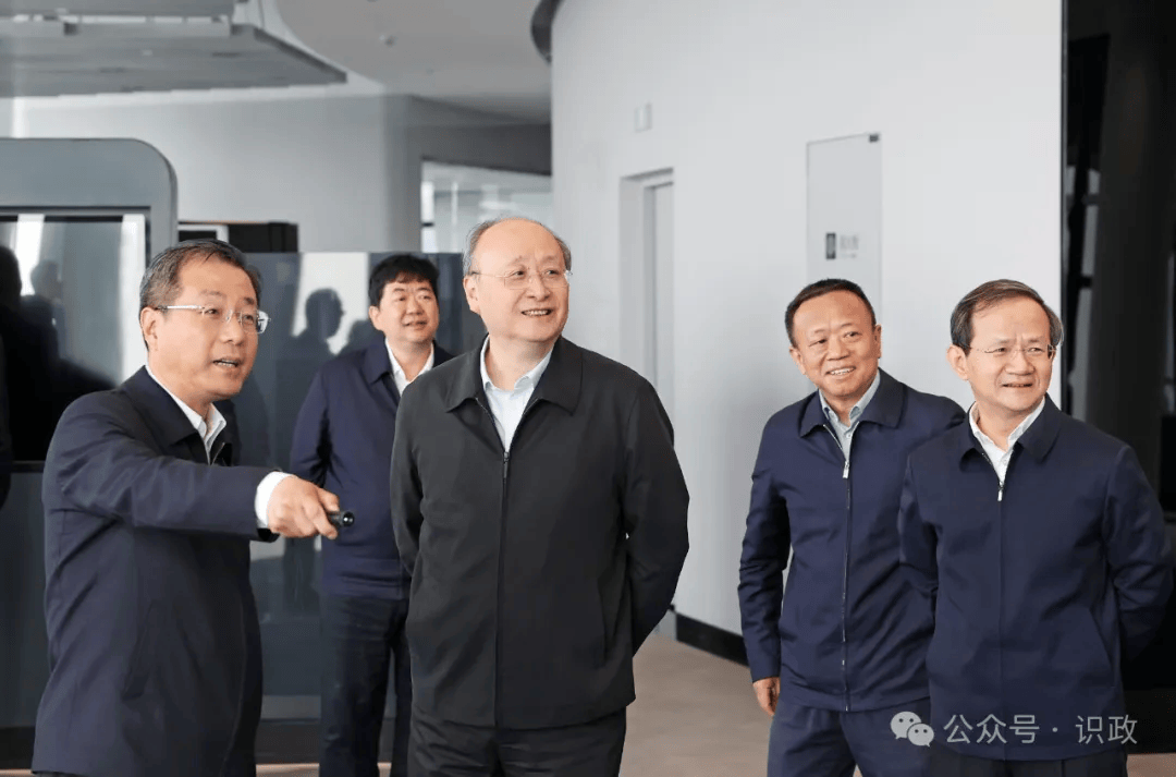 尹力、殷勇到北京丽泽金融商务区调研，要求不断壮大“金融+科技”产业规模，打造首都金融业发展新空间