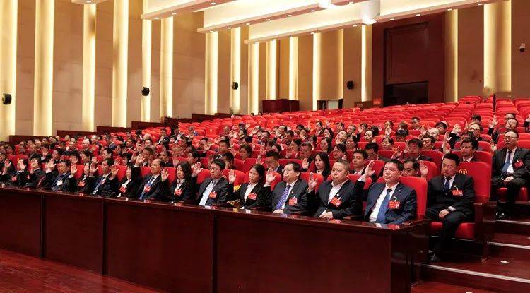 河曲县第十七届人民代表大会第五次会议举行第三次全体会议