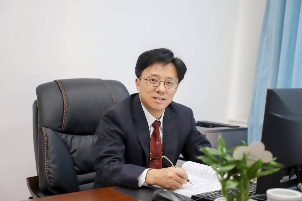 易行健任广东金融学院校长