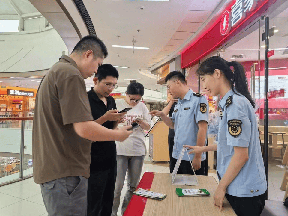 滨城区市场监管局“外卖食品我点选”活动走进万达广场