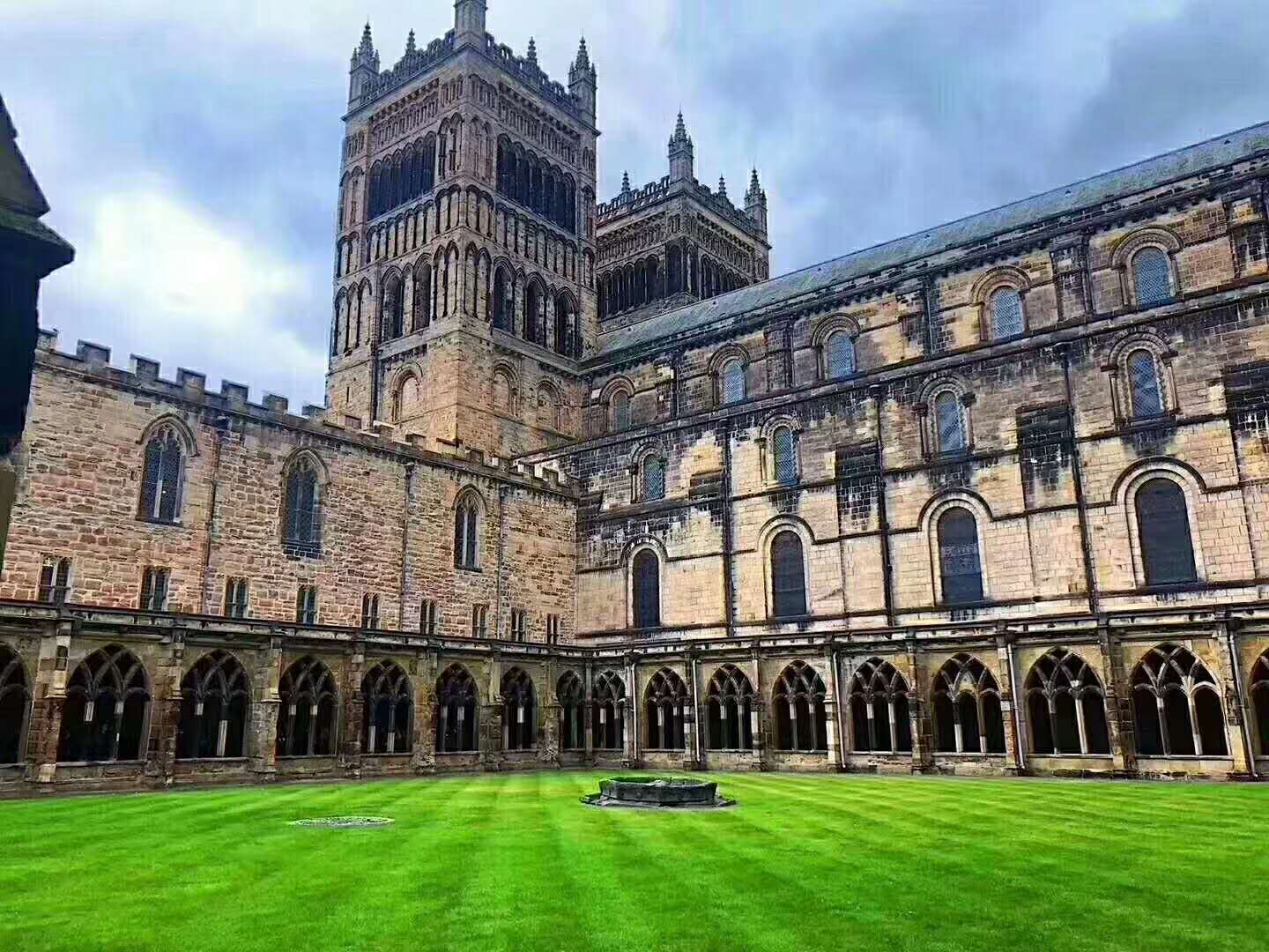 英国金融专业学校推荐