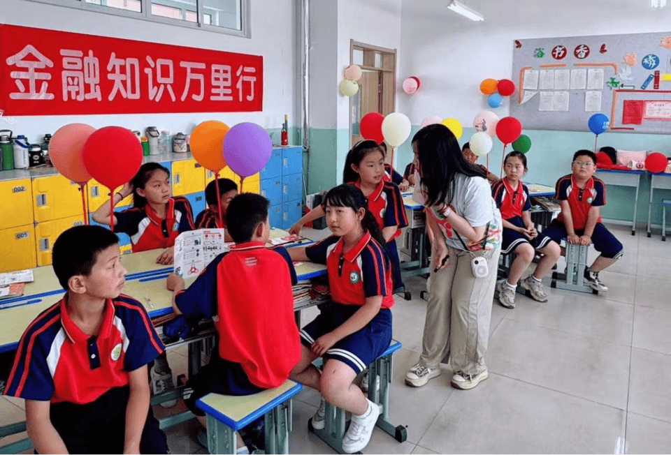 深化金融教育 共筑诚信校园——浙商银行济南分行“金融知识万里行”进山区课堂显成效