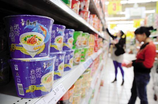 康师傅今年上半年营收约400亿元，方便面少卖3.5亿元，未来500ml饮品或将涨价
